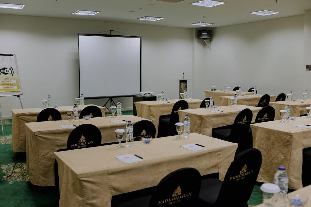 Padjadjaran Hotel بوكور المظهر الخارجي الصورة